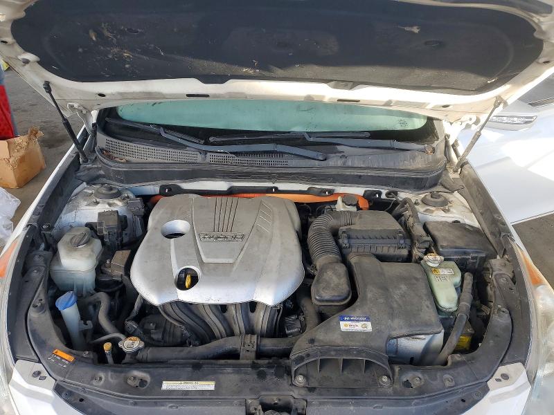 KMHEC4A40DA069062 - 2013 HYUNDAI SONATA WHITE photo 11