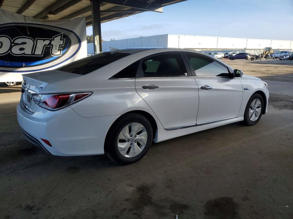 KMHEC4A40DA069062 - 2013 HYUNDAI SONATA WHITE photo 3