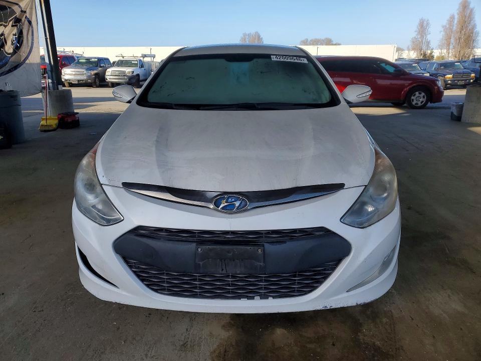 KMHEC4A40DA069062 - 2013 HYUNDAI SONATA WHITE photo 5