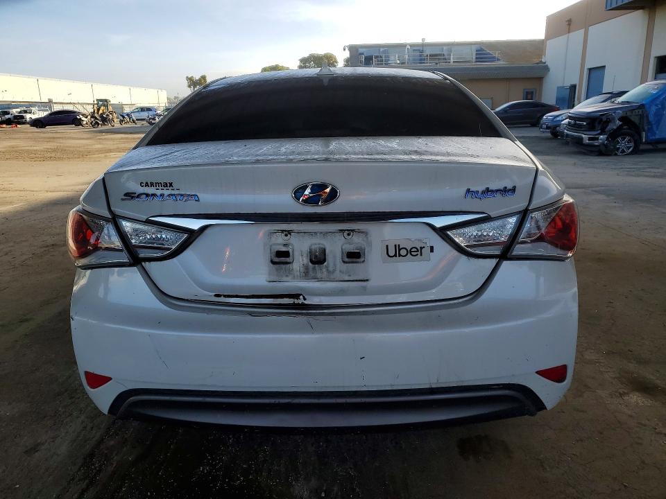 KMHEC4A40DA069062 - 2013 HYUNDAI SONATA WHITE photo 6