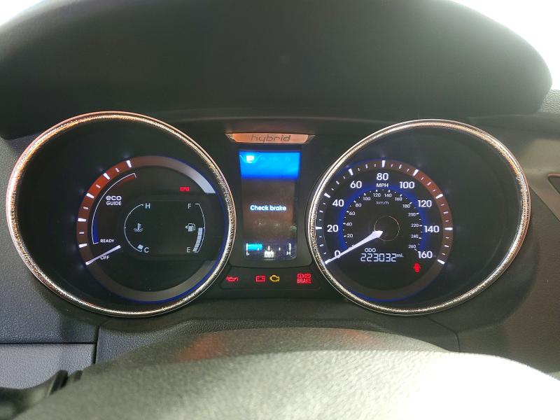 KMHEC4A40DA069062 - 2013 HYUNDAI SONATA WHITE photo 9