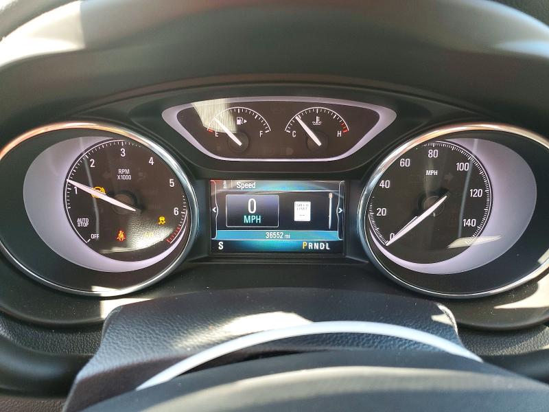 LRBFXCSA8LD214517 - 2020 BUICK ENVISION Bílá fotografie 9