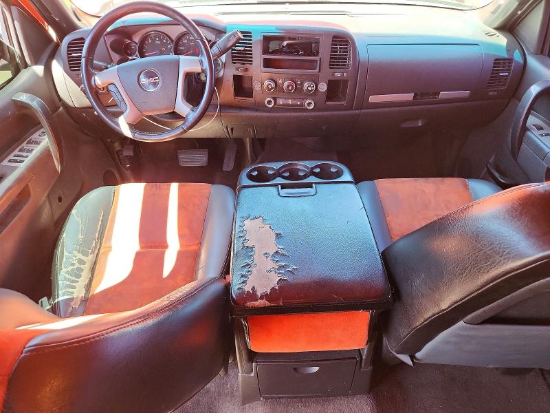 3GTRCVE00AG199245 - 2010 GMC SIERRA TWO TONE photo 8