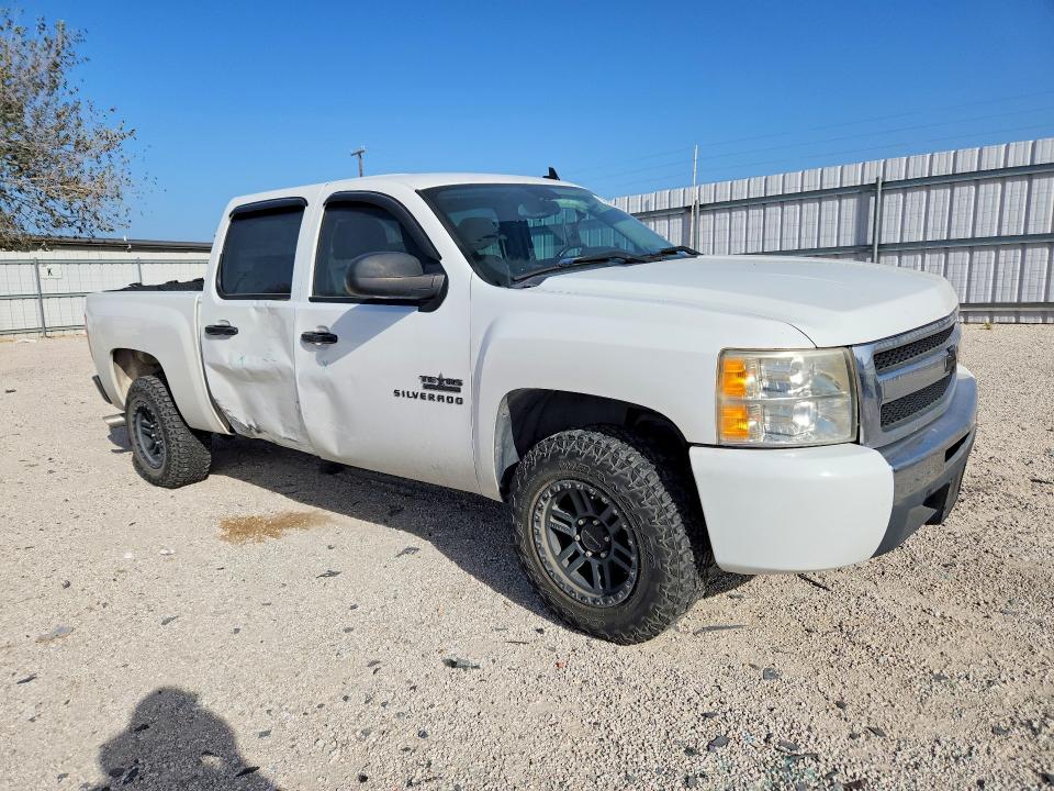 3GCRCSE00AG220433 - 2010 CHEVROLET SILVERADO WHITE photo 4