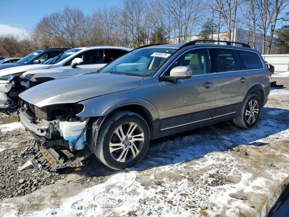 2015 VOLVO XC70, 