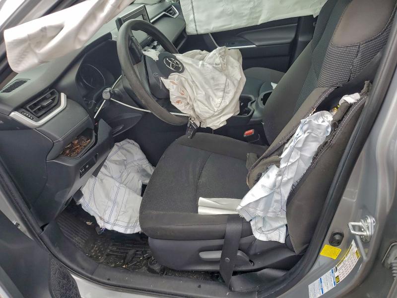 2T3MWRFV6NW145019 - 2022 TOYOTA RAV4 LE Stříbrná fotografie 7