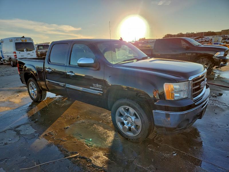 3GTRCVE00AG175012 - 2010 GMC SIERRA BLACK photo 4